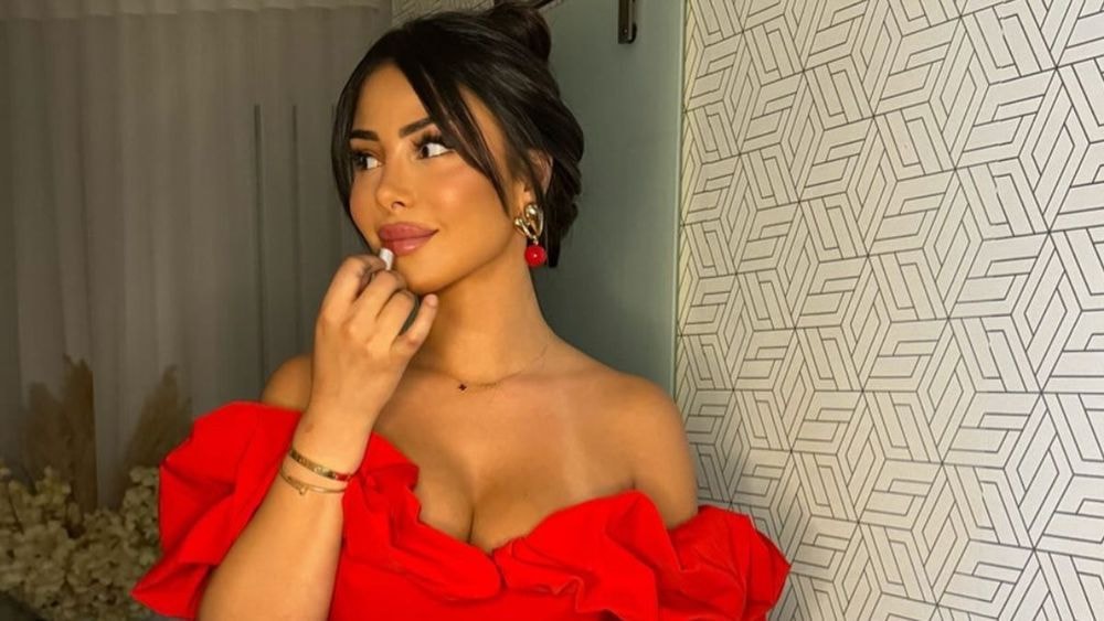 Maeva Ghennam explique son ancien look jugé vulgaire
