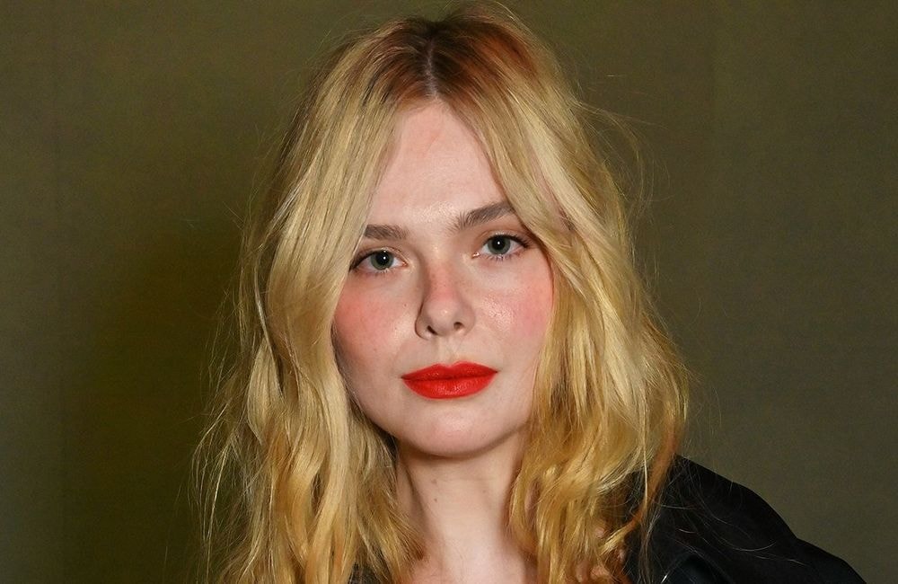 À son tour, Elle Fanning coupe ses longueurs et succombe au carré