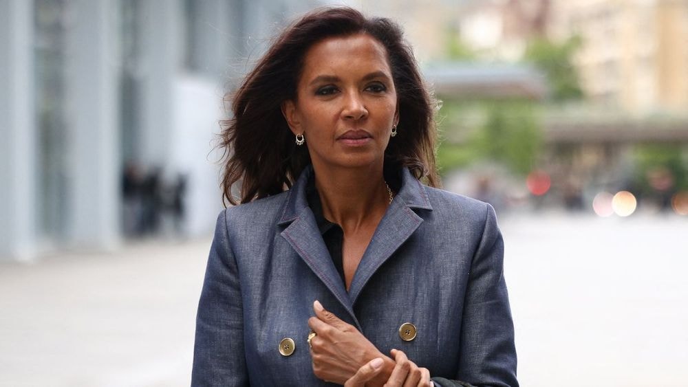 Femme de couleur, Karine Le Marchand victime de racisme dans le paysage médiatique : “On m'a traitée de sale…”