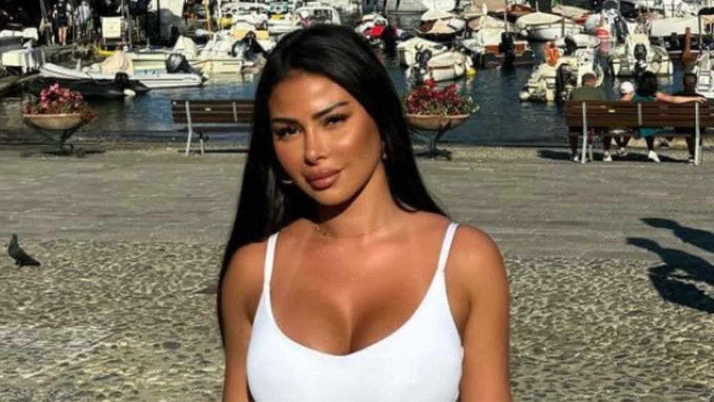 "Ton entourage devrait s'inquiéter" : Maeva Ghennam dans un état psychologique inquiétant, ses abonnés s'alarment !