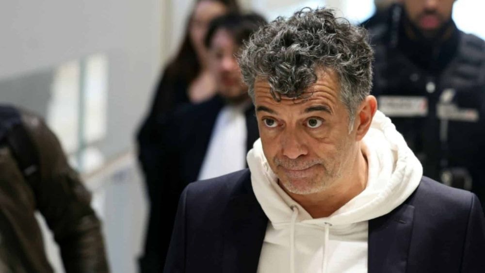Stéphane Plaza : condamné à un an de prison avec sursis pour violences conjugales, il quitte le tribunal en larmes !