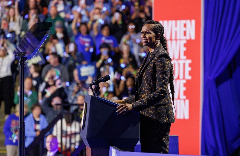Michelle Obama ose le costume à imprimé