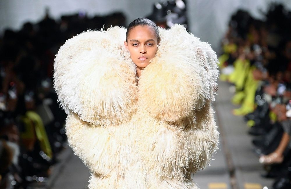 ELLE Débriefe – Fashion Week Jour 5 : La nouvelle ère de McQueen par McGirr