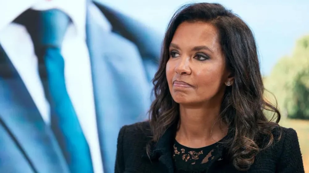 Karine Le Marchand prête à arrêter L’amour est dans le pré ? : “Je ne vais pas présenter avec…”