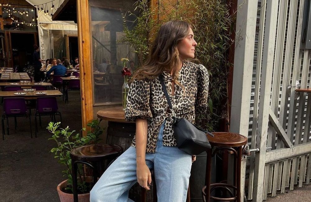 Cette blouse danoise qui matche avec notre vestiaire printanier.