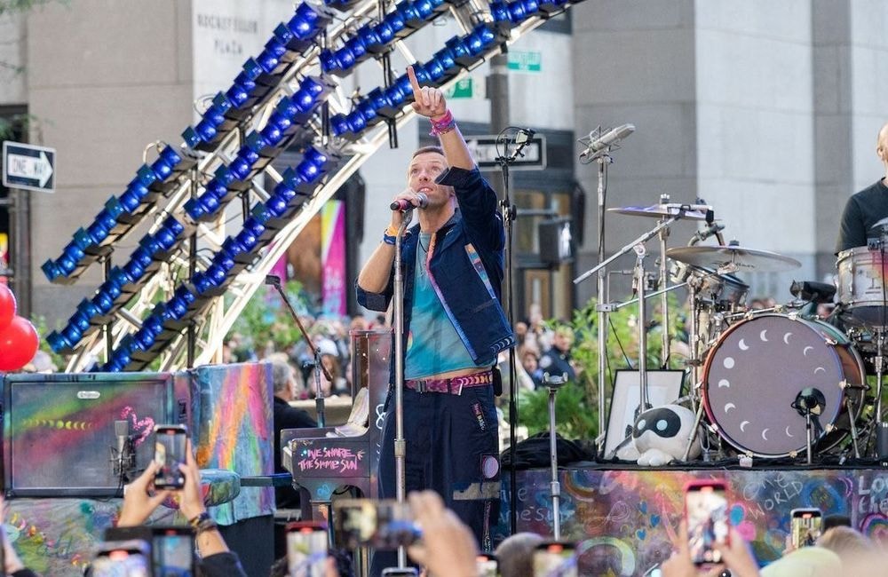 Surpris avec l’une de ses collègues au concert de Coldplay, le PDG d’Astronomer démissionne