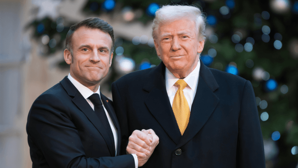 Emmanuel Macron : ses habitudes sexuelles "coquines" avec son supposé amant révélées par Donald Trump