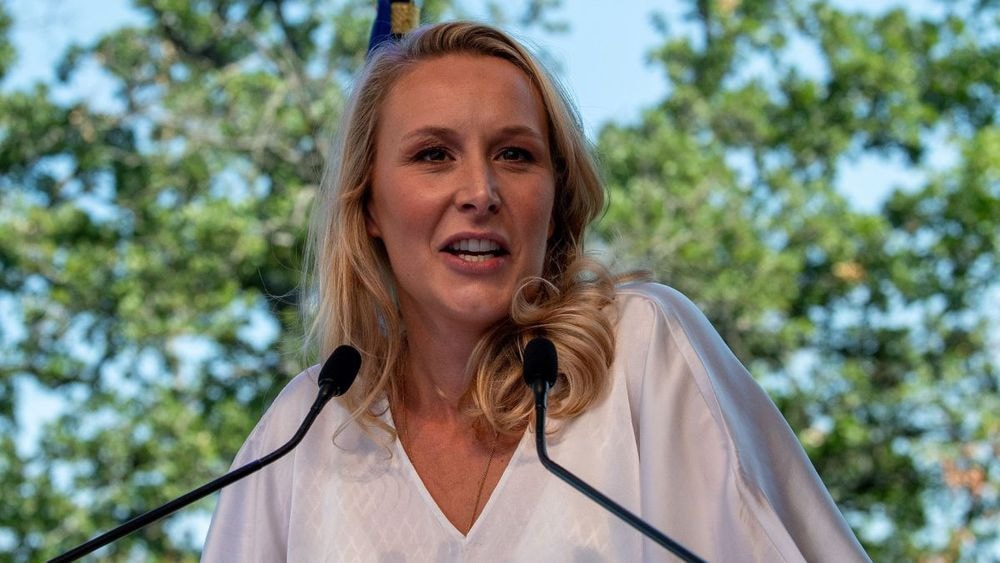 Jeune maman, Marion Maréchal (34 ans) prend une décision radicale : "Je plante mon mariage"