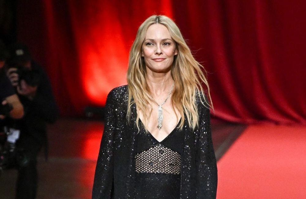 Vanessa Paradis illumine le Festival Lumière de Lyon dans une robe décolletée