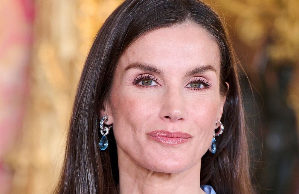 La reine Letizia prouve qu'une seule astuce maquillage suffit à sublimer des yeux verts