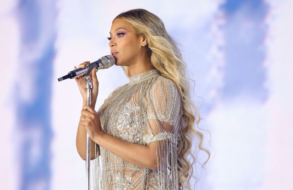 Après les polémiques, Beyoncé fait taire ses détracteurs en dévoilant ses vrais cheveux