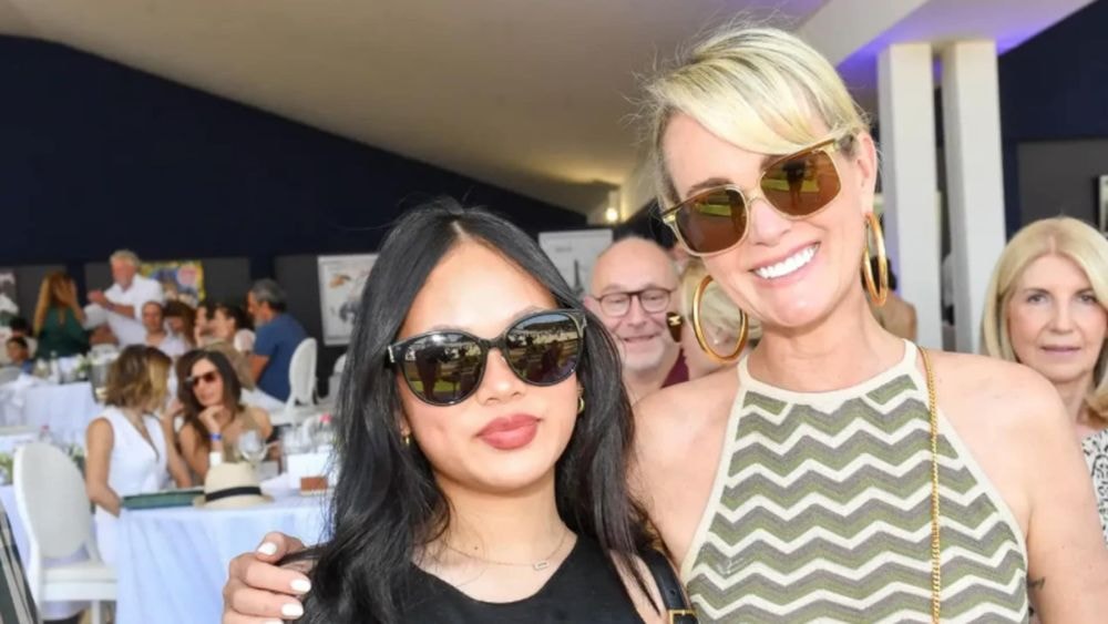 "Ton papa aurait été tellement fier" : Laeticia Hallyday adresse un beau message à sa fille Joy, tout juste diplômée !
