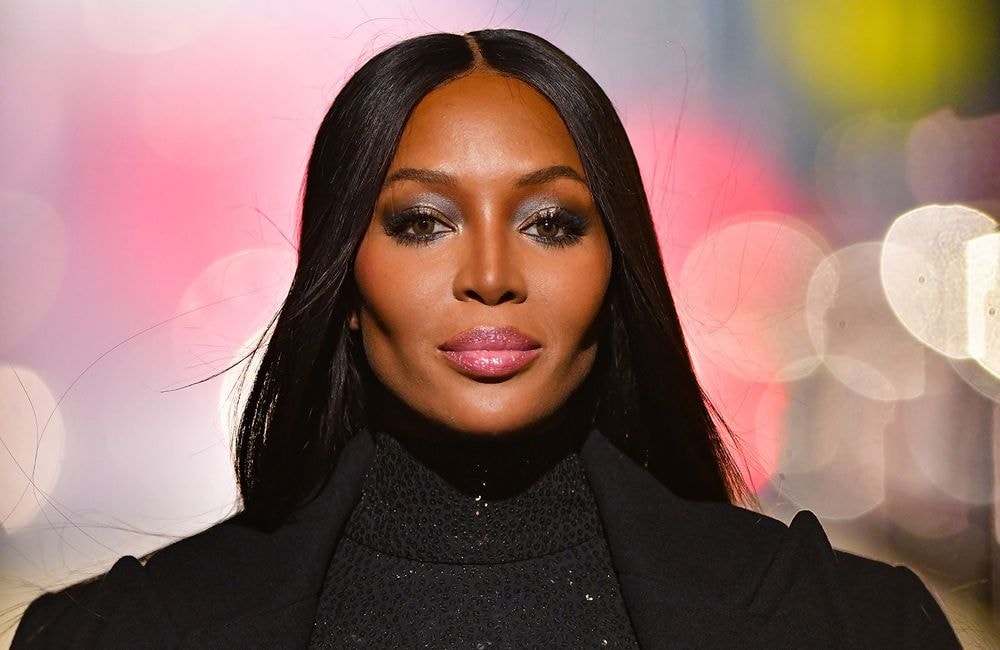 À New York, Naomi Campbell affiche la coupe courte la plus tendance du moment