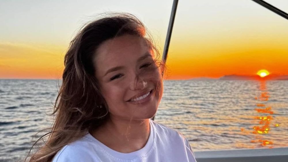 Victoria Méhault enceinte : elle dévoile pour la première fois le visage de son bébé, c’est le sosie de son papa, regardez !