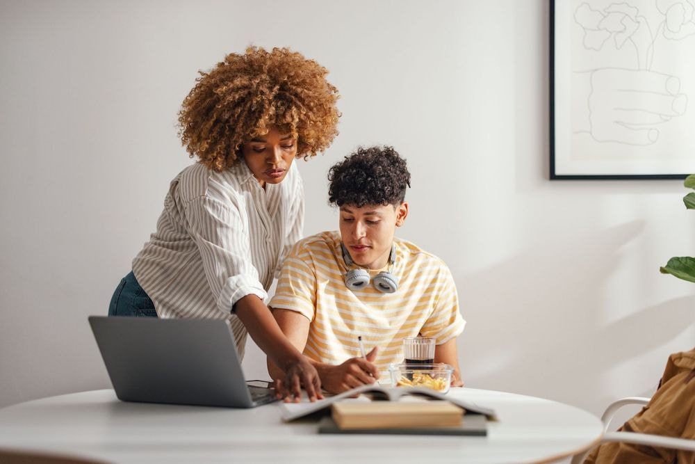 Être indépendant.e financièrement : comment l’apprendre à ses enfants ?