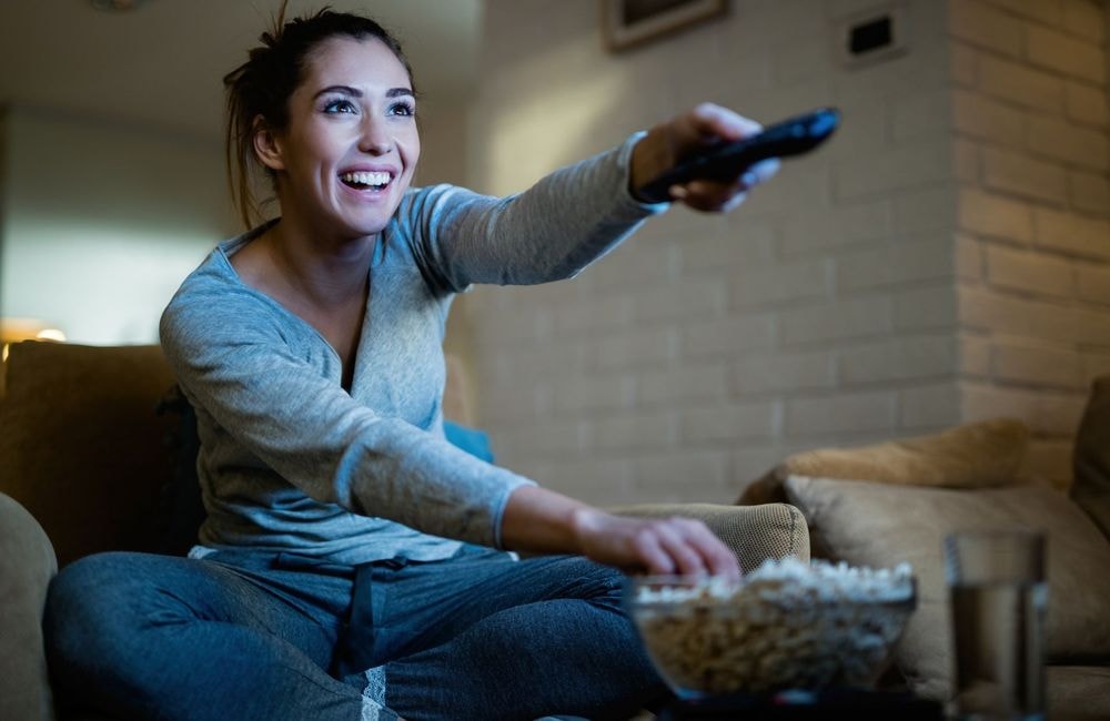 L’édito de ELLE : binge-watcher pour moins stresser, c'est la science qui le dit !