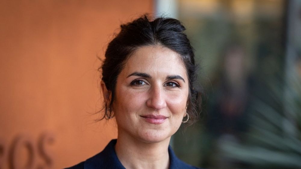 "Plutôt tradi…" : Géraldine Nakache ouvre les portes de son appartement du Marais, marqué par ses racines juives
