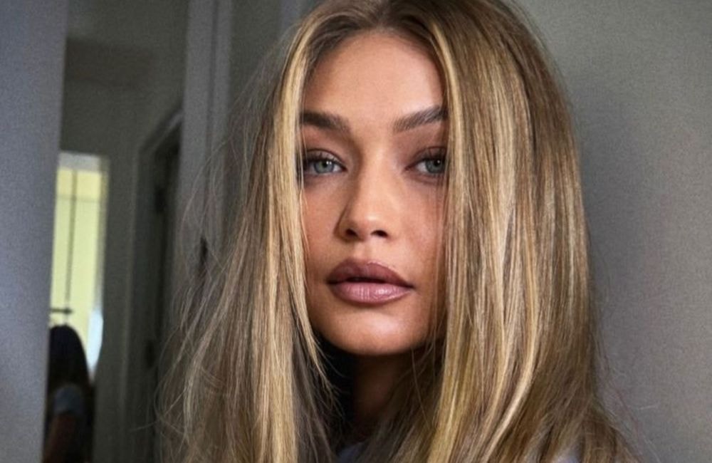 Gigi Hadid modernise la C-Cut : la coupe idéale pour celles qui ont les cheveux longs cet été