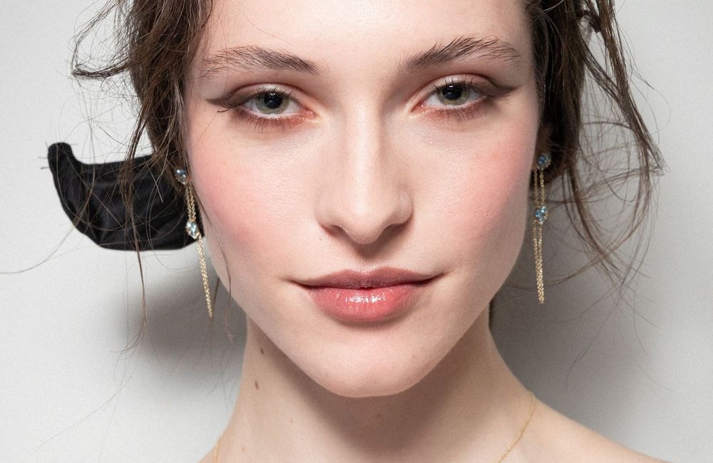 Voici l’astuce ultime pour appliquer votre blush sans en faire trop