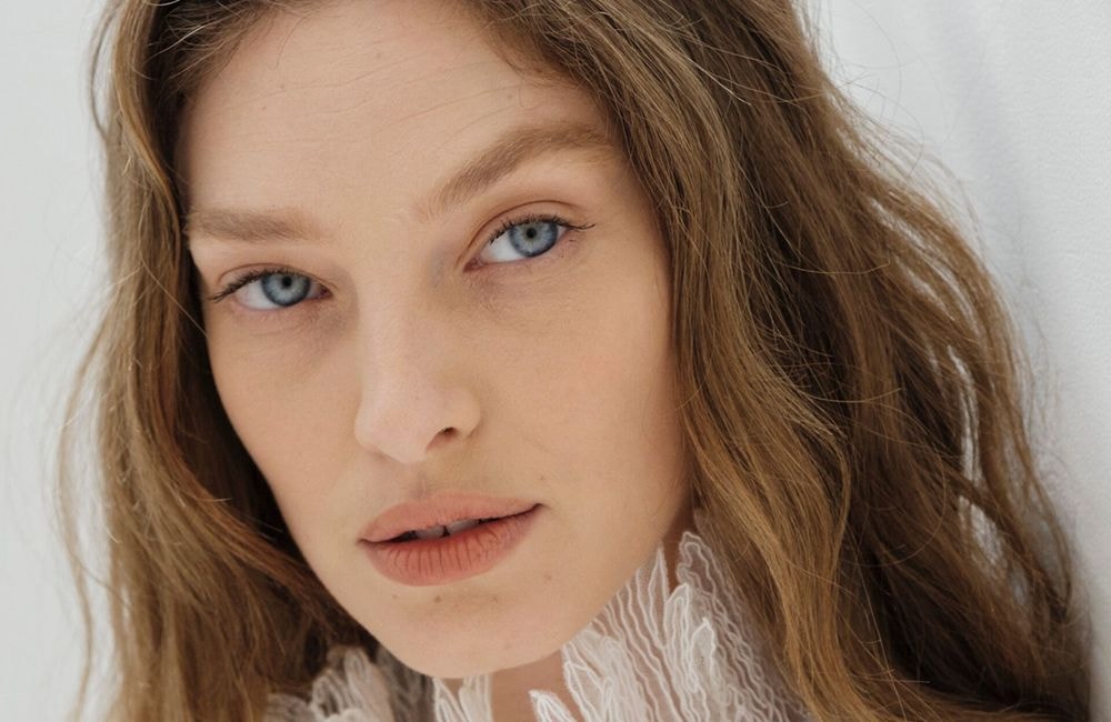 Ghost Lash : la tendance qui pousse à abandonner le mascara
