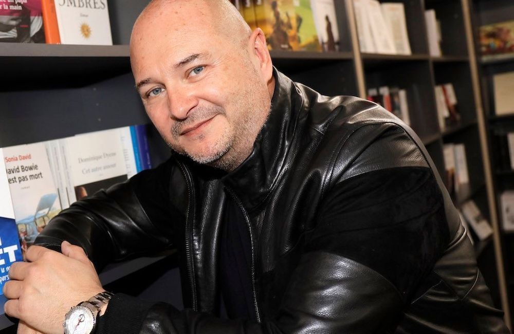 Sébastien Cauet, mis en examen pour viols, autorisé à reprendre l’antenne