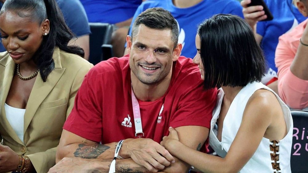 Florent Manaudou parle ouvertement de la différence d'âge avec sa compagne : "Je dois avouer…"