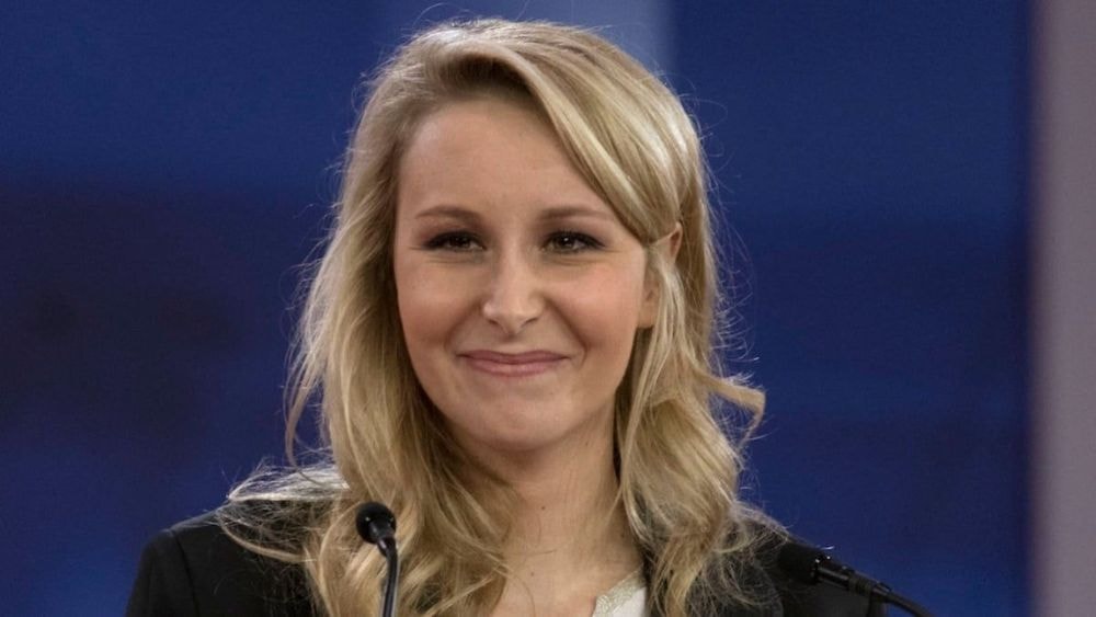 Marion Maréchal (36 ans) divine en bikini : jambes fuselées et ventre plat, sa silhouette fait réagir