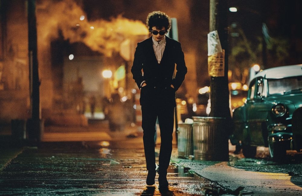 Timothée Chalamet en Bob Dylan plus vrai que nature dans la première bande-annonce du biopic