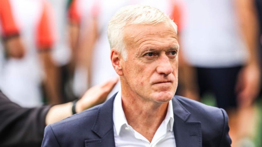 "Ramenez la Coupe à la maison" : le dessin de Charlie Hebdo sur la maman de Didier Deschamps fait scandale !