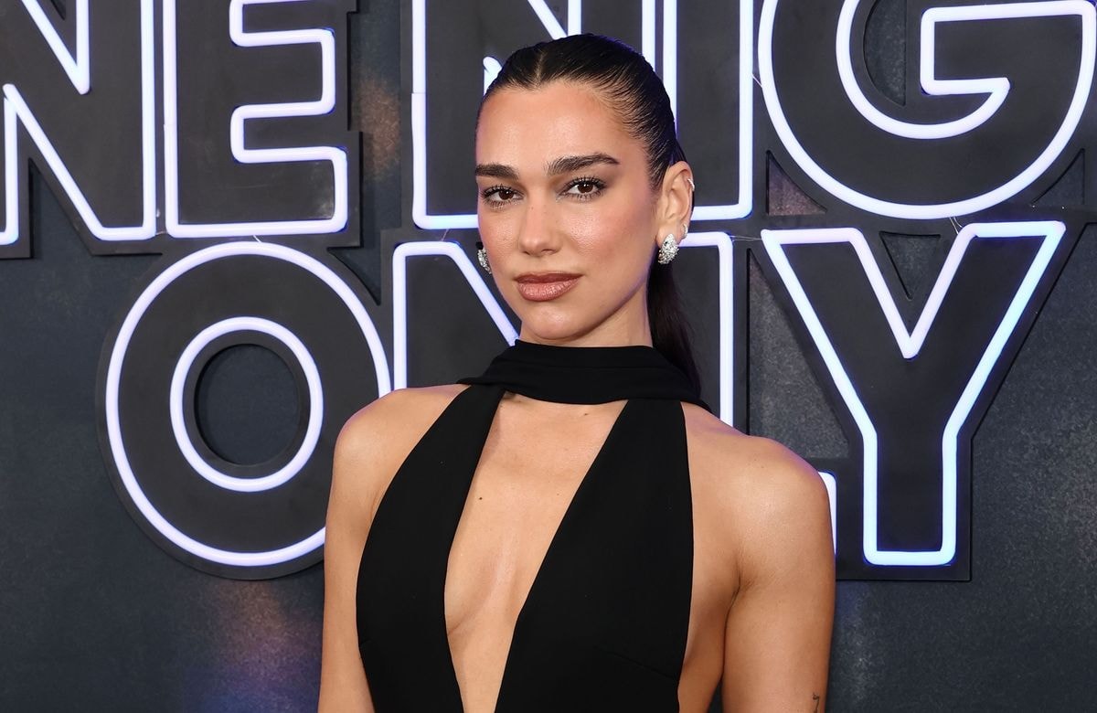 Dua Lipa évoque l’impact de son histoire d’amour avec Callum Turner dans sa carrière