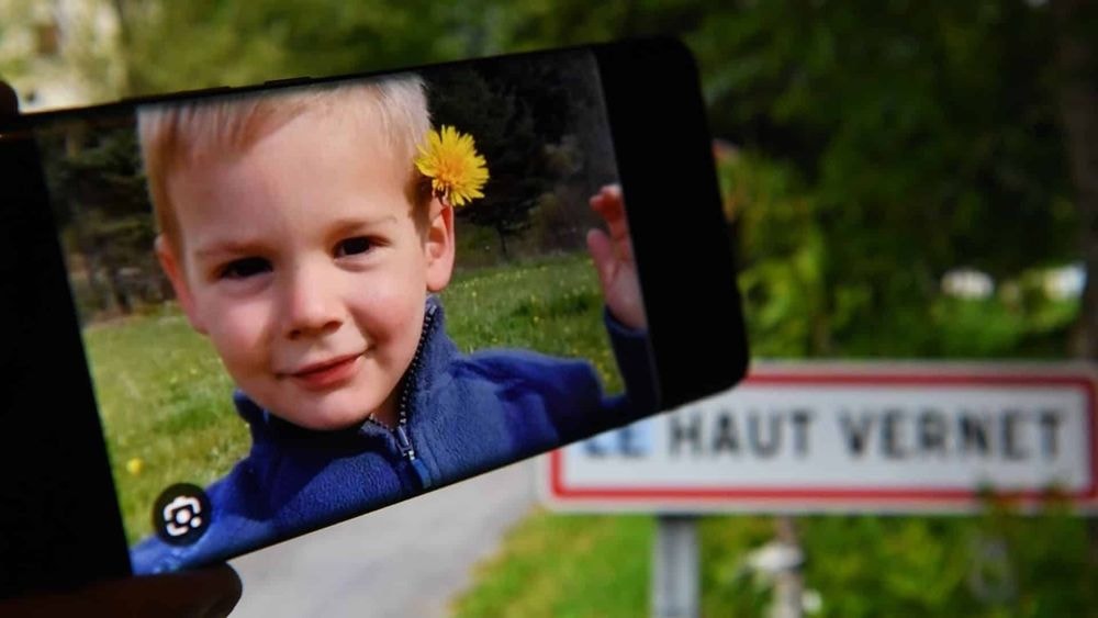 Affaire Émile, 2 ans : une influente journaliste évoque un détail sur les vêtements du petit garçon qui est lourd de sens