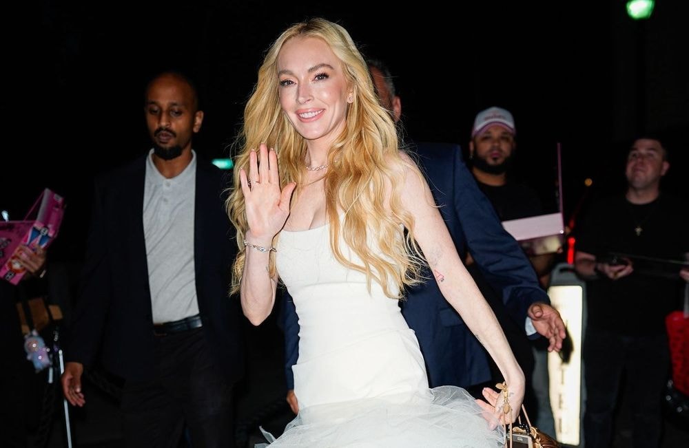 Lindsay Lohan ressuscite l’un des looks les plus emblématiques de « Sex and the City »