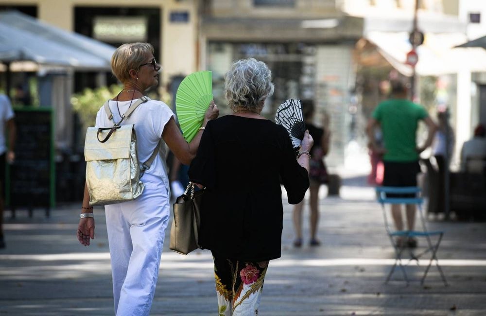 Canicule : pourquoi les femmes ont plus de risque de mourir que les hommes ?