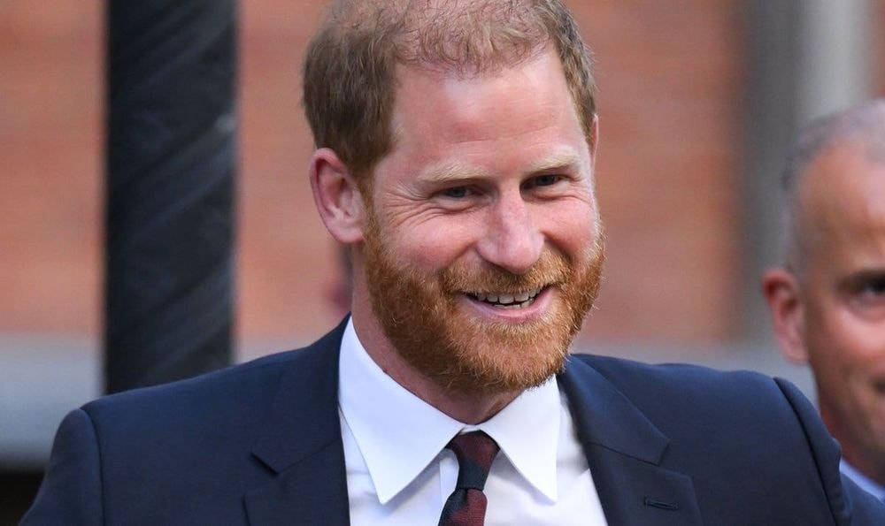 Prince Harry perd son sang-froid : "Un coup de poing dans le ventre du duc éloigné", la famille royale en rage