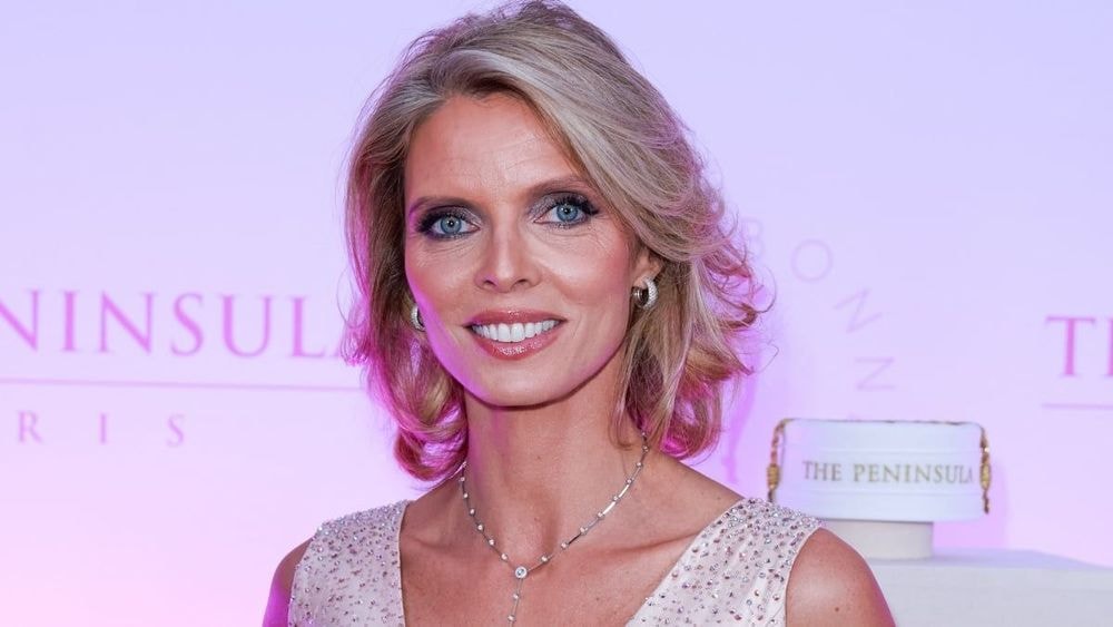 Sylvie Tellier sculpturale en bikini : à 48 ans, elle affiche un corps de dingue, la Toile unanime : "Mais quel est son secret ?!"