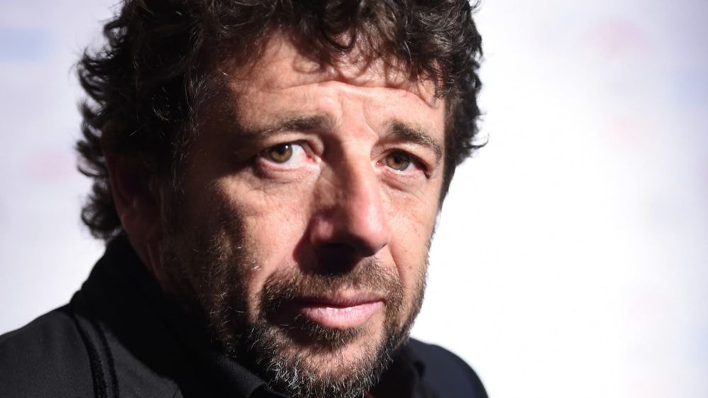 Patrick Bruel : ce deuxième téléphone qu’il utilisait spécialement pour "celles qu’il aimerait connaître de manière plus intime" !