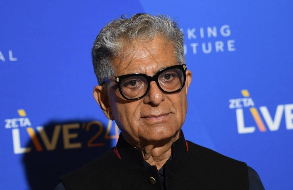 Ce que l’on sait des liens entre Jeffrey Epstein et Deepak Chopra, le gourou du bien-être à Hollywood