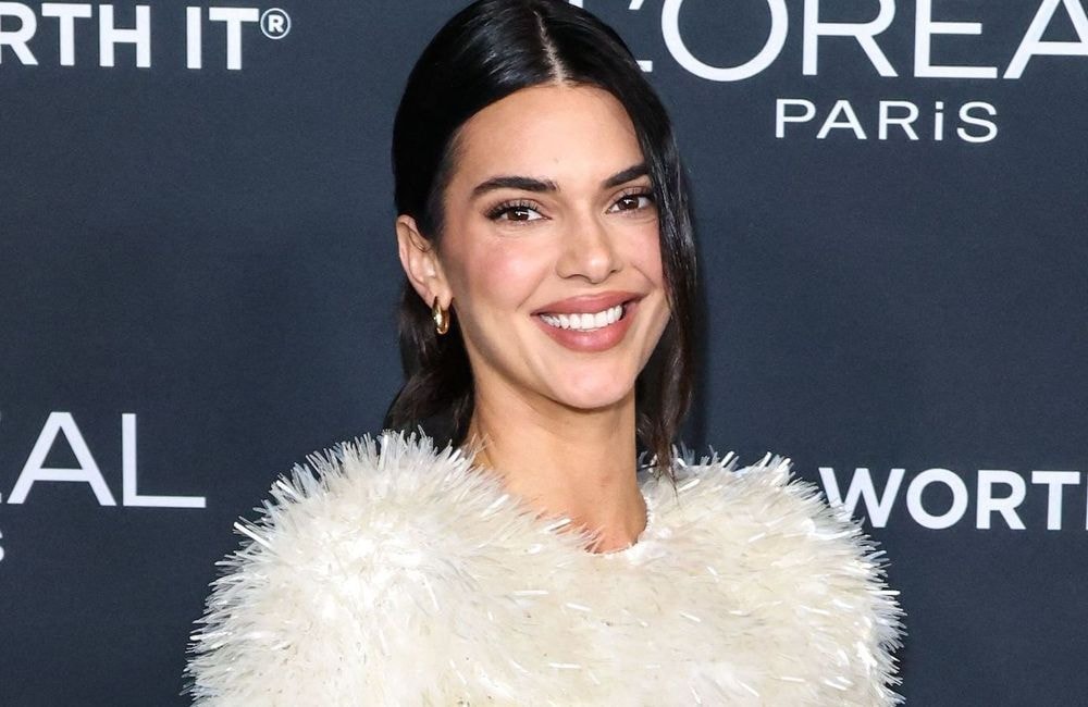 Ce look off-duty de Kendall Jenner prouve que le layering est l'astuce idéale pour styliser une tenue sans effort