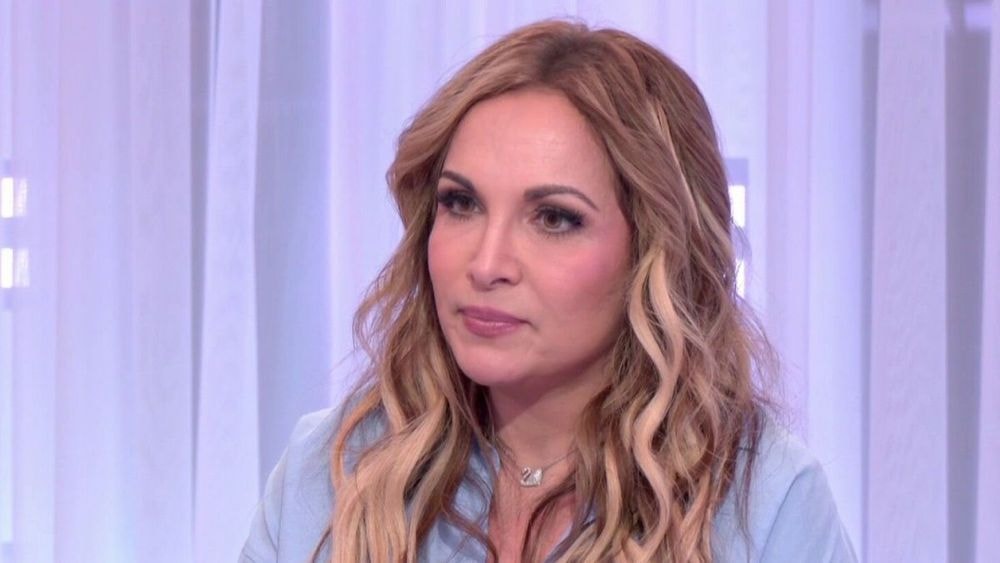 Hélène Ségara, sans tabou à 53 ans : "Plus jeune, je passais mon temps à me...