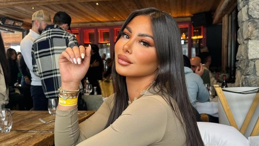 Maeva Ghennam hospitalisée : “Je tiens plus debout”, l’influenceuse raconte deux semaines d’enfer