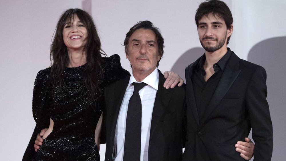 Ben Attal : « Grossier », « dégueulasse », le fils de Charlotte Gainsbourg se lâche sur sa légende de grand-père