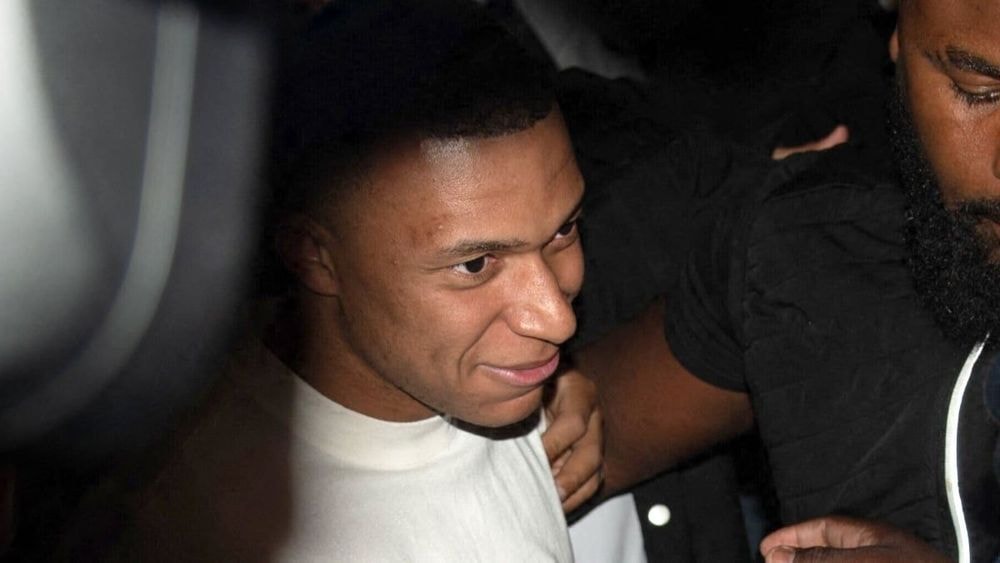 Kylian Mbappé visé avant France-Paraguay : "Je ne vais pas lui dérouler le tapis rouge"