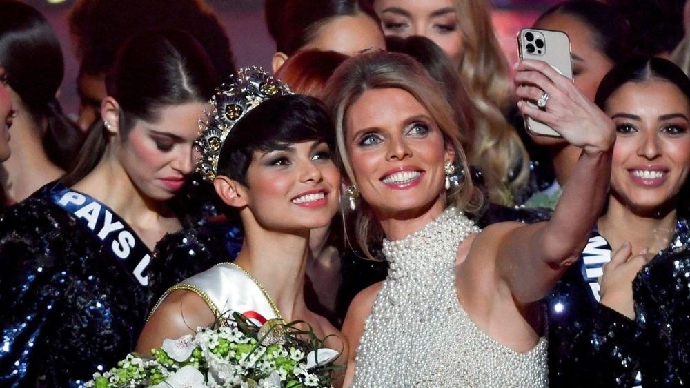 Eve Gilles : Miss Univers, déménagement, études… Que va-t-elle faire après avoir rendu son écharpe de Miss France ?