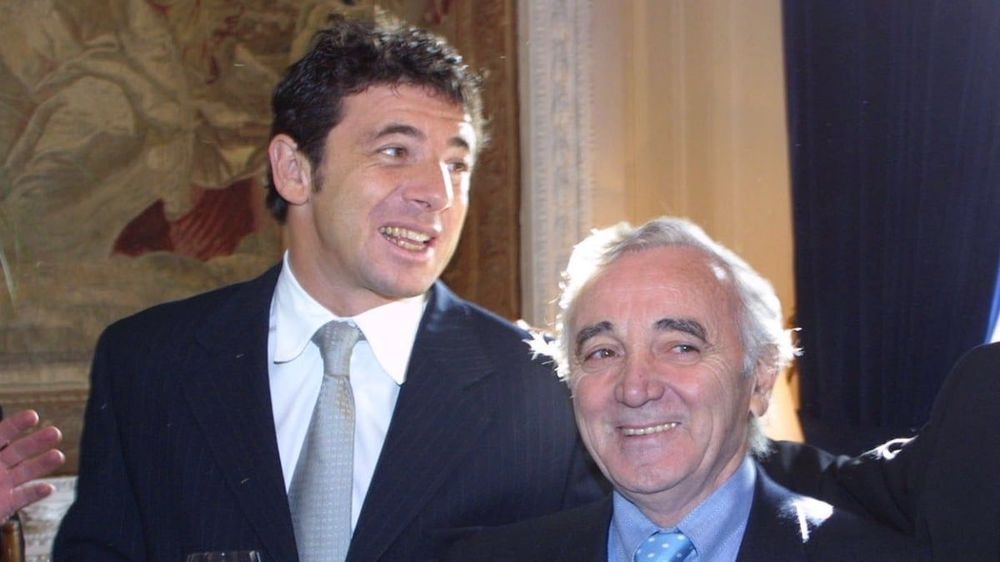 "Elle ne te plaît pas celle-là ?" : Patrick Bruel provoqué par Charles Aznavour, son récit inattendu d'une scène surréaliste