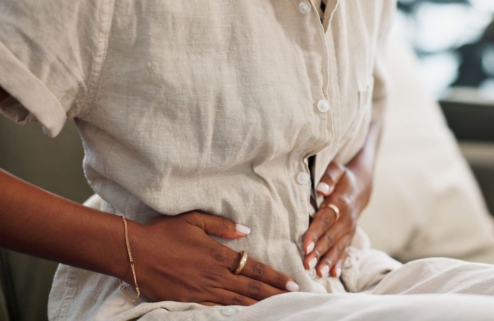 Qu’est-ce que l’inflammation silencieuse, ce trouble qui provoque fatigue, teint terne et envies de sucre ?