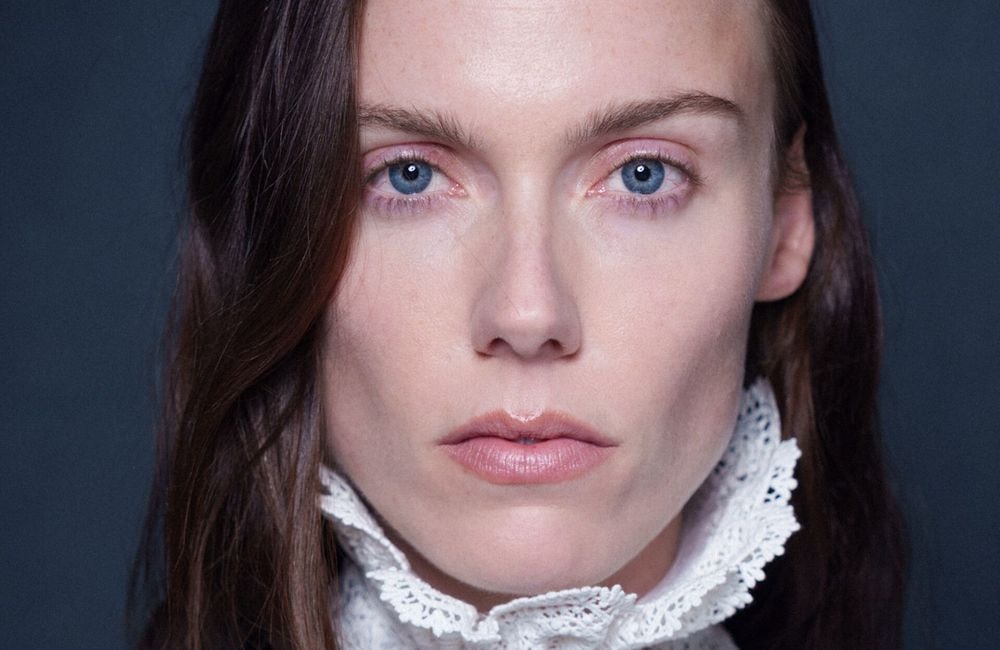 Make-up : en 60 secondes, ce geste permet d’agrandir le regard