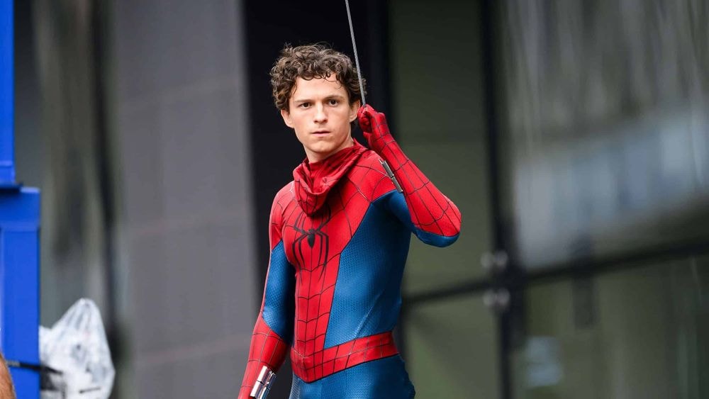 Tom Holland : l'acteur hospitalisé en urgence après une violente chute sur le tournage de Spider-Man : Brand New Day, on vous dit tout !