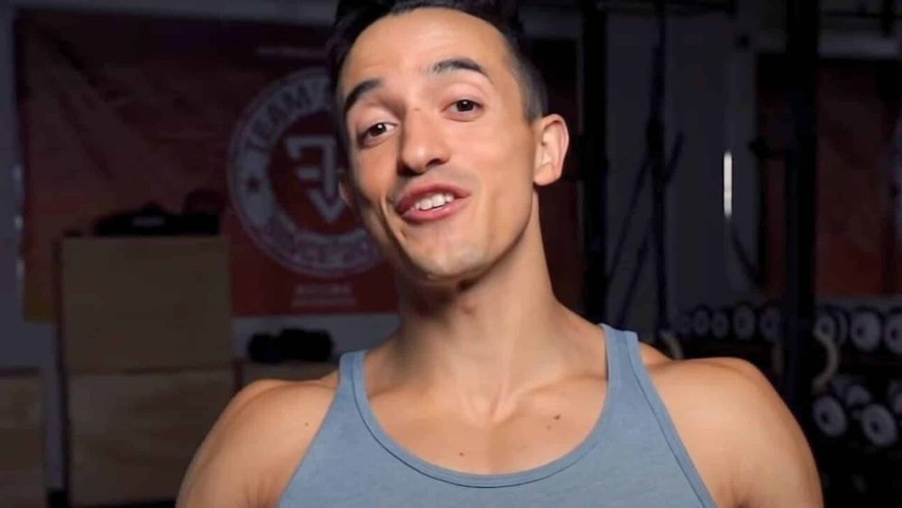 "Quand tu te fais taper…" : Tibo InShape justifie ses récents propos polémiques sur les musulmans !