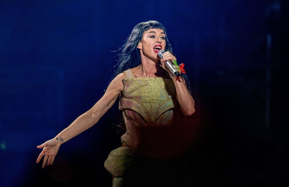Katy Perry : son ex-mari, Russell Brand, réagit à la romance de la chanteuse avec Justin Trudeau