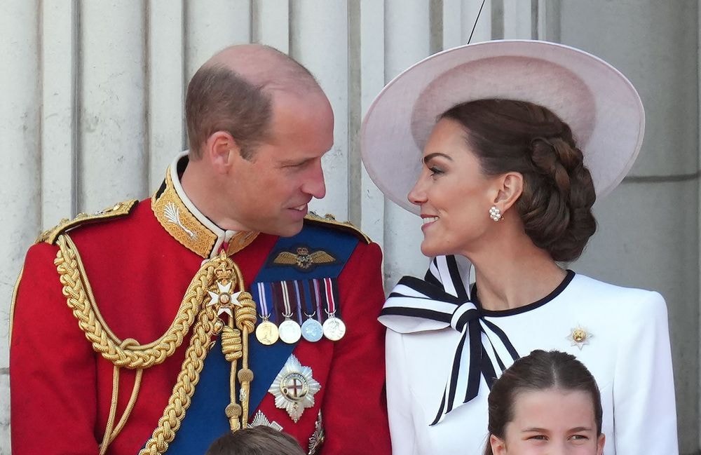 Regards et sourires complices, Kate et William plus proches que jamais au Trooping the Colour